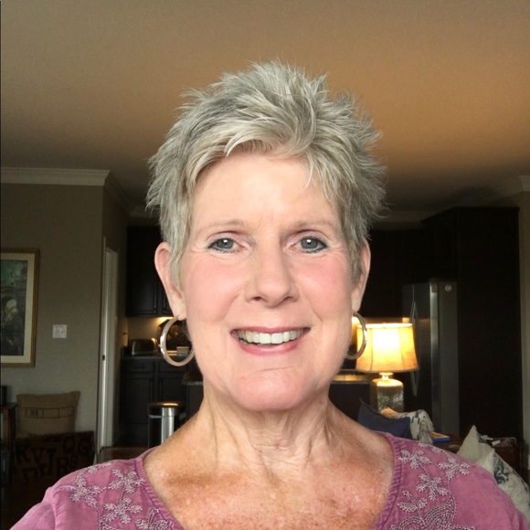 Meet your Posher, Kaye - Picture 1 of 1